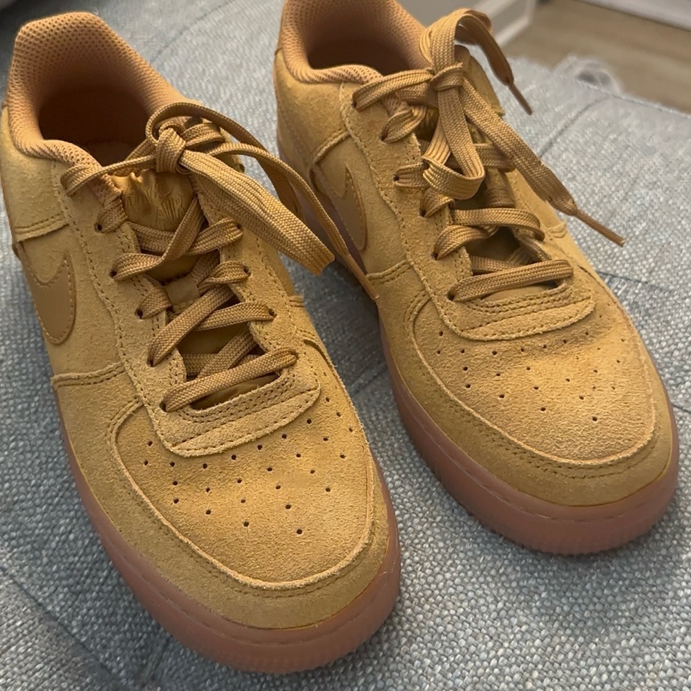 Nike Women's Tan Sneakers